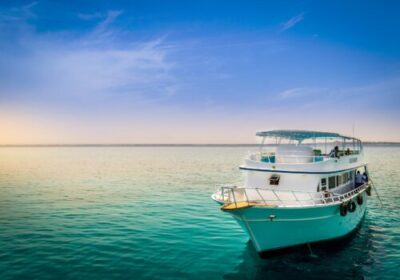 Hurghada private yacht with optional lunch and drinks